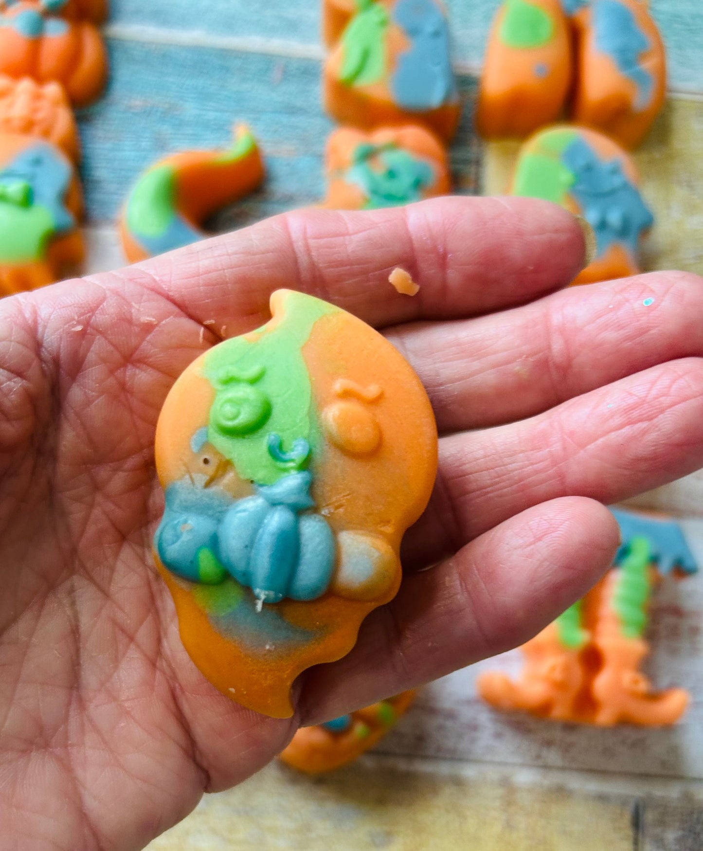 VIBRANT SKYLINE: GOLDEN SKYLINE/HOLIDAY WASSAIL/CARROT CAKE