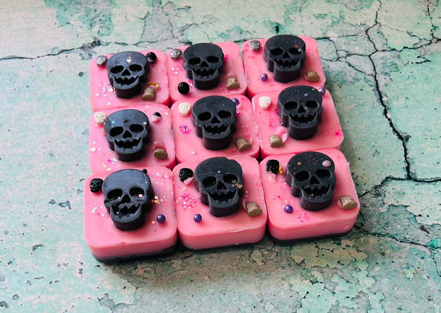 CAMPSITE CAFE: CAMPSITE COFFEE/HOLIDAY BISCUITS/VANILLA BUTTERCREAM CRUNCH