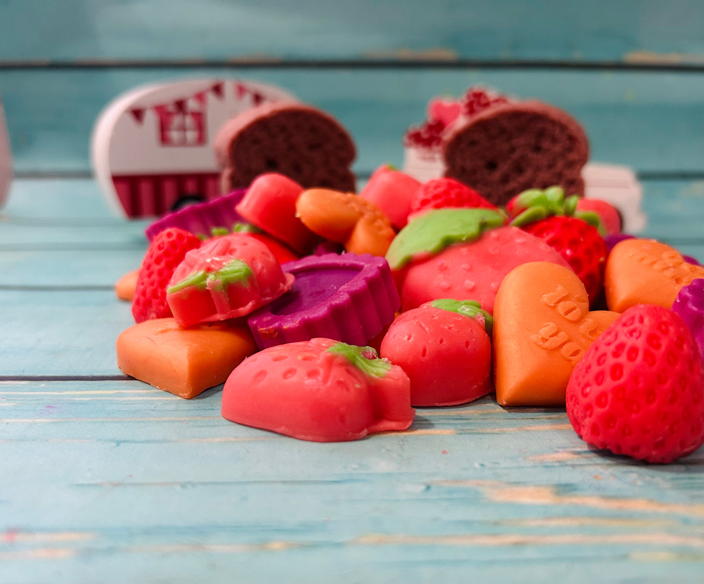 BREAKFAST IN PARIS: STRAWBERRYJAM/FRENCH BAGUETTE/PINK SUGAR