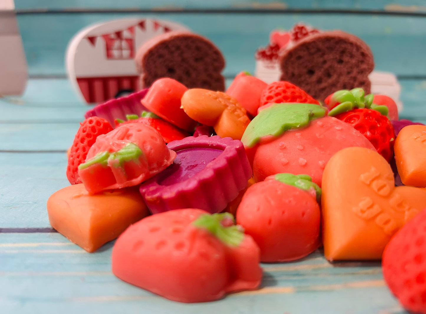 BREAKFAST IN PARIS: STRAWBERRYJAM/FRENCH BAGUETTE/PINK SUGAR