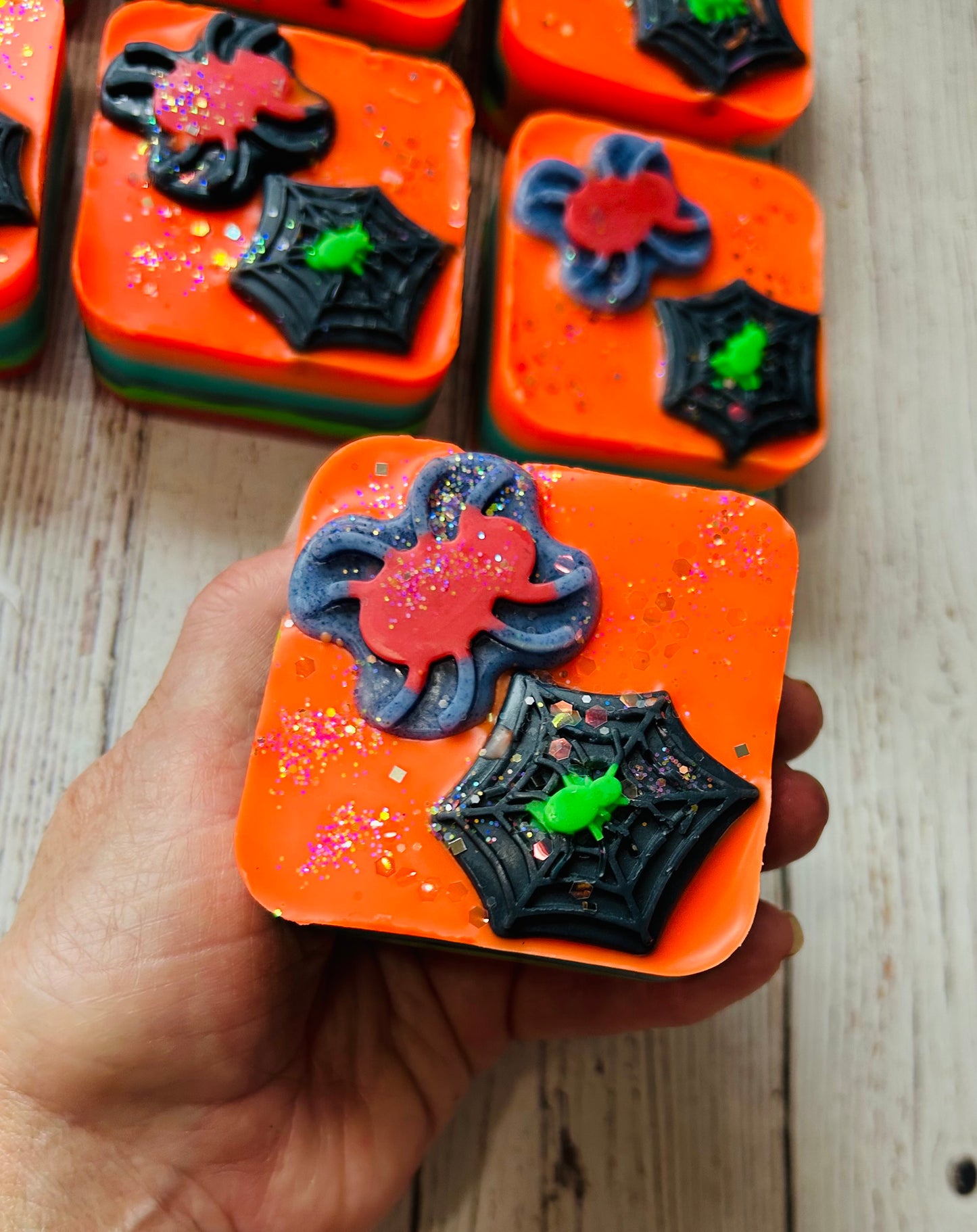 PALO WAFFLE COOKIE: PALO SANTO/VANILLA SUGAR WAFFLE CONE/FROSTED SUGAR COOKIE/CARAMELIZED PRALINES