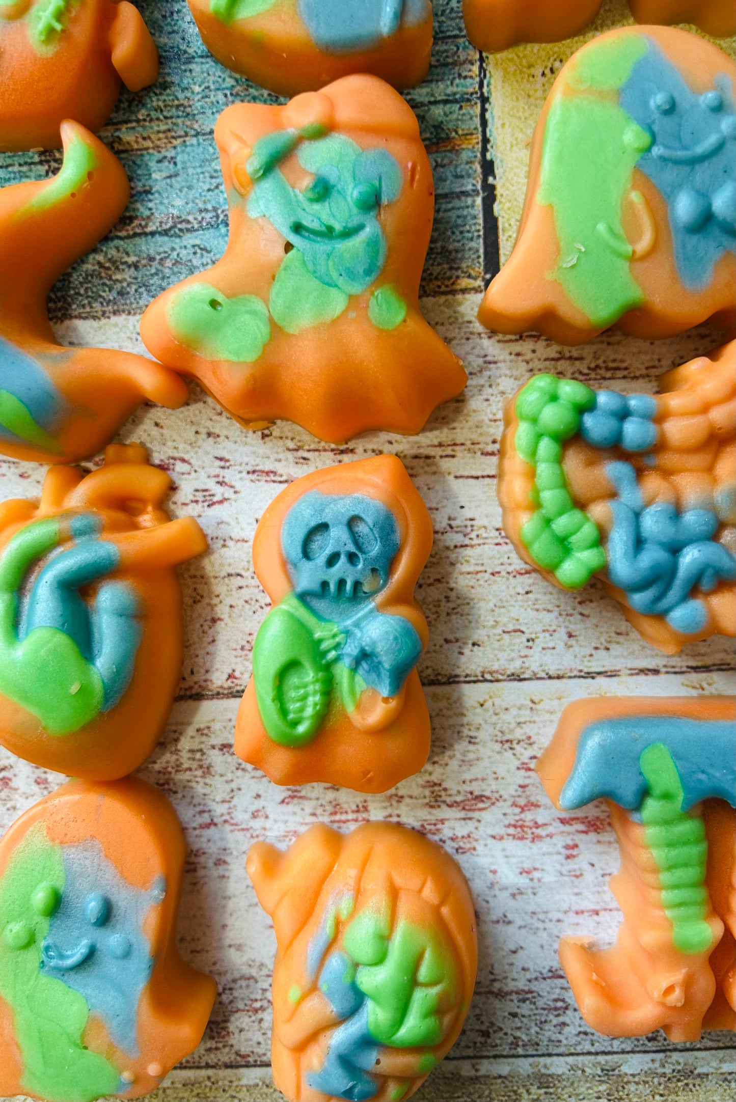 VIBRANT SKYLINE: GOLDEN SKYLINE/HOLIDAY WASSAIL/CARROT CAKE