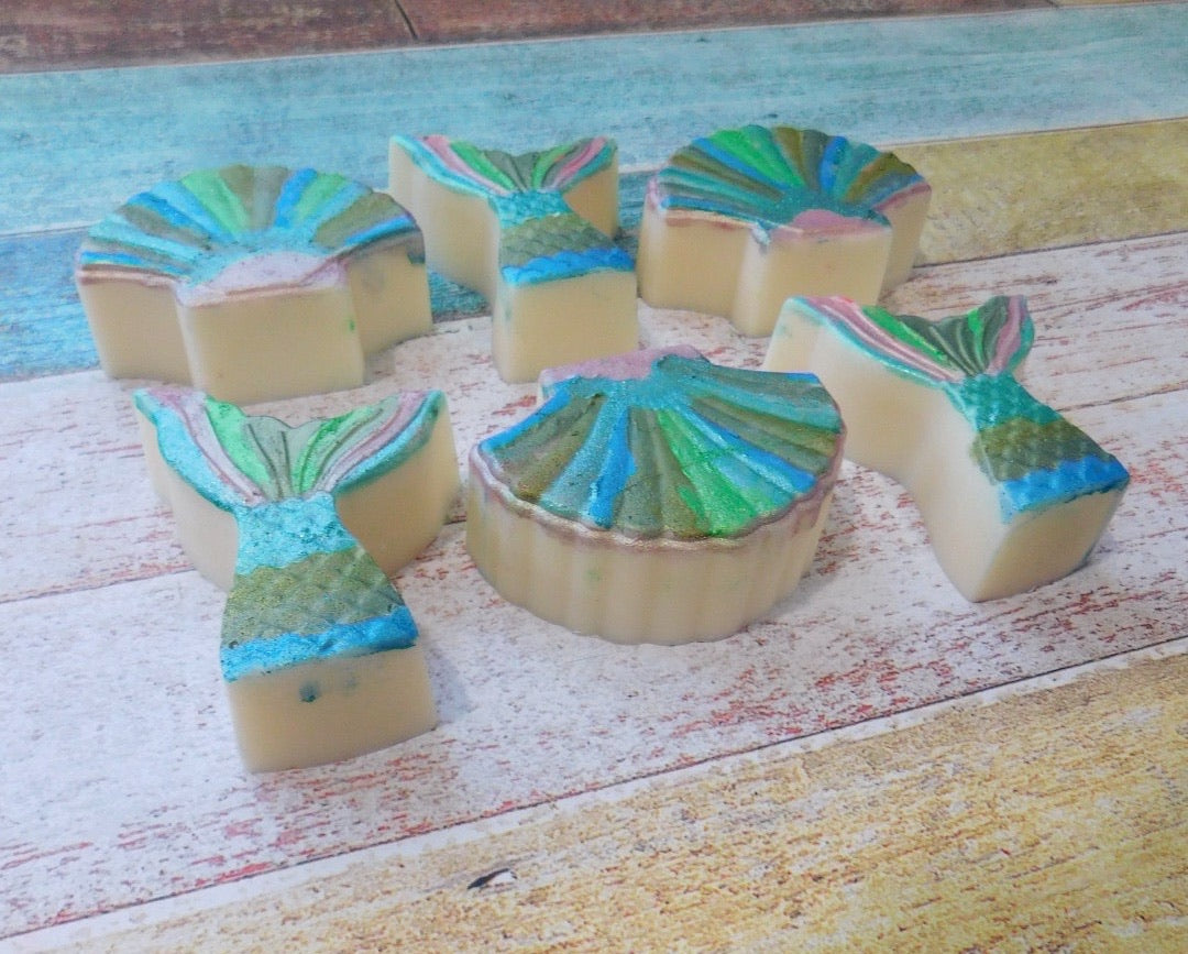 Custom four ounces parasoy wax with your choice of mould and scents