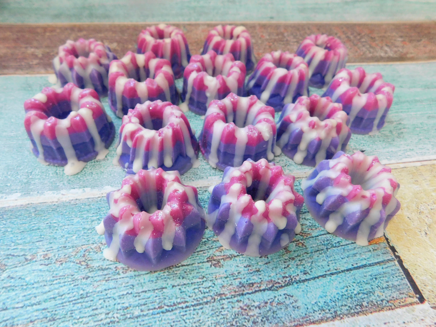 Custom four ounces parasoy wax with your choice of mould and scents
